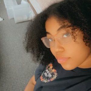 Meet your Posher, Noelle